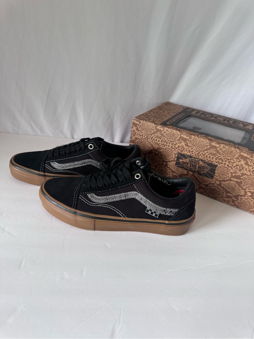 Vans Men's Old Skool Black/Gum Low-Top Skate Shoes size 6.5